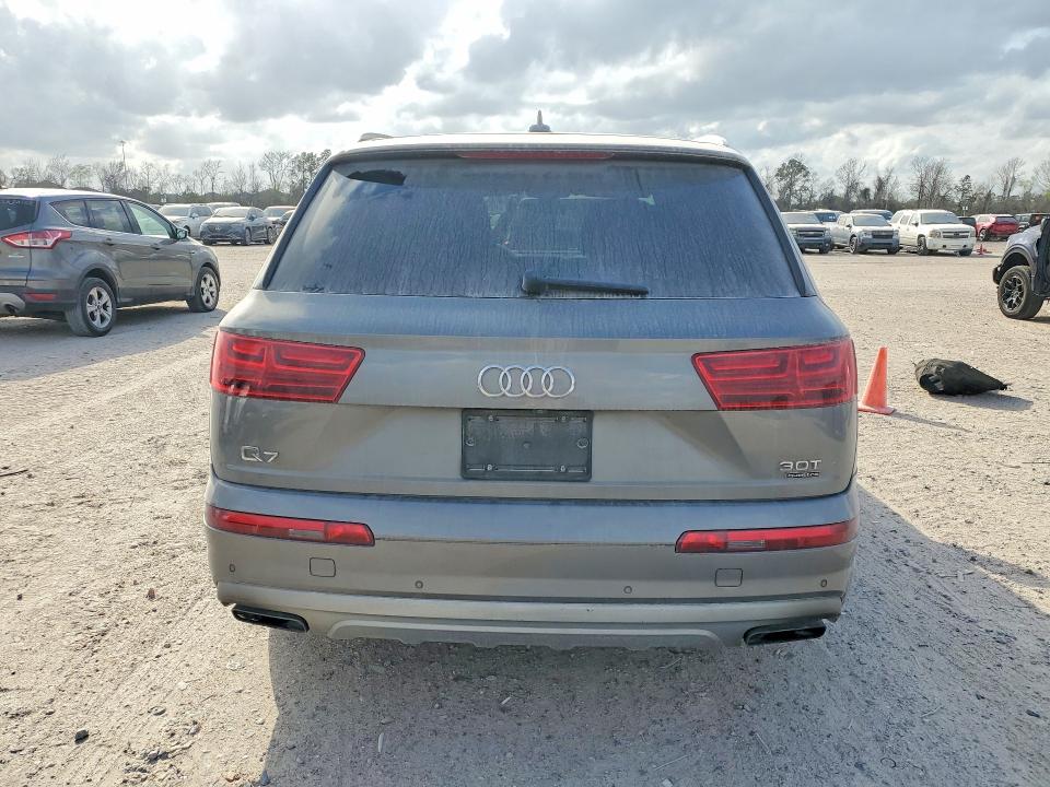42047046 :رقم المزاد ، WA1VABF72JD009581 vin ، 2018 Audi Q7 مزاد بيع