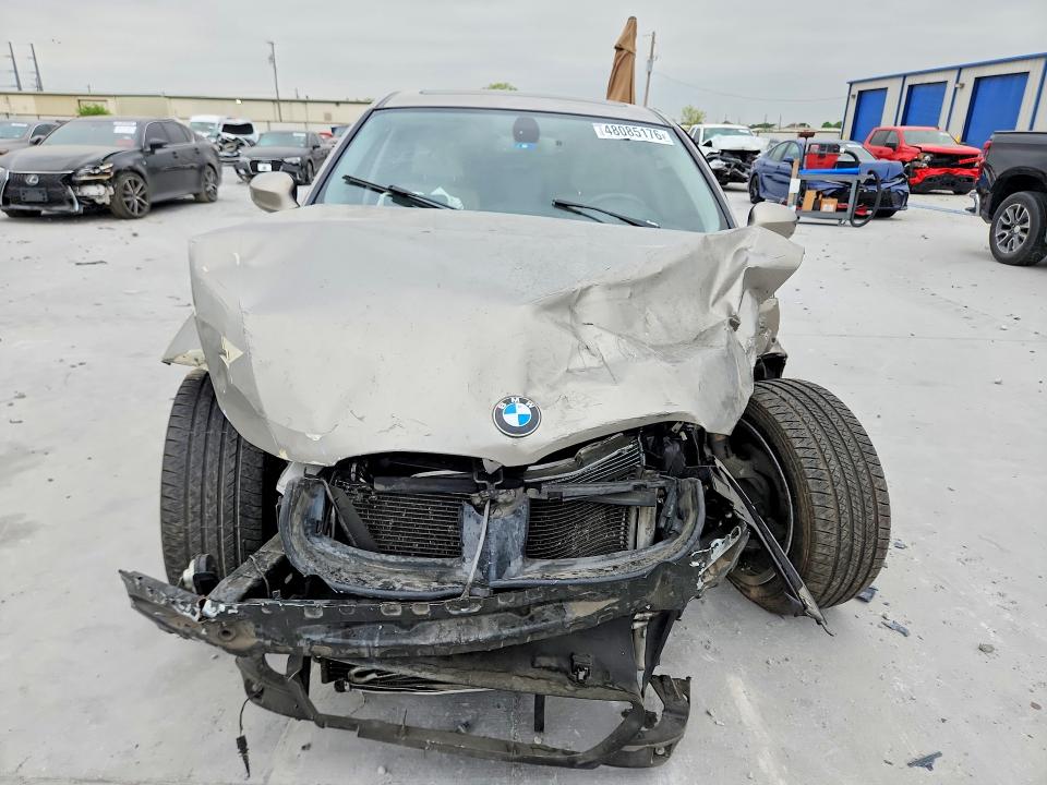 48085176 :رقم المزاد ، WBAPH7G59BNM56471 vin ، 2011 Bmw 328 مزاد بيع