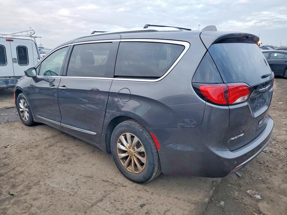 46478766 :رقم المزاد ، 2C4RC1EG7JR289542 vin ، 2018 Chrysler Pacifica مزاد بيع