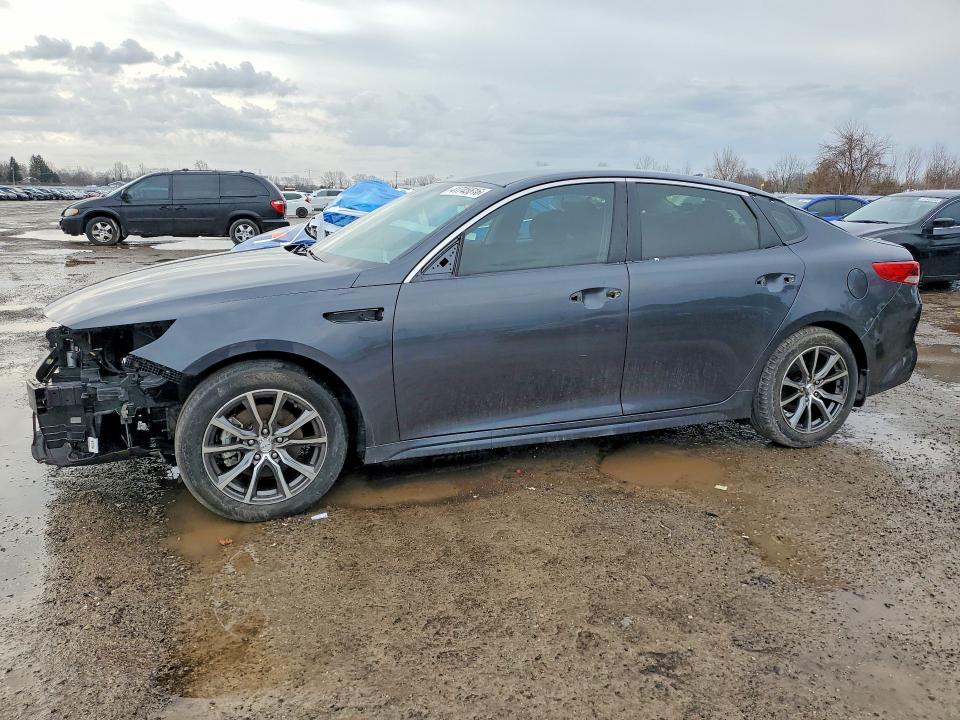 Auction sale of the 2016 Kia Optima, vin: 5XXGT4L39GG083570, lot number: 41745516