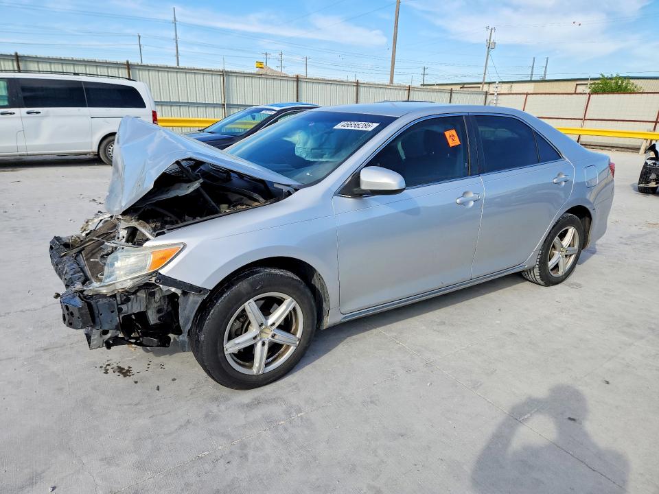 46656286 :رقم المزاد ، 4T4BF1FK8ER442886 vin ، 2014 Toyota Camry مزاد بيع