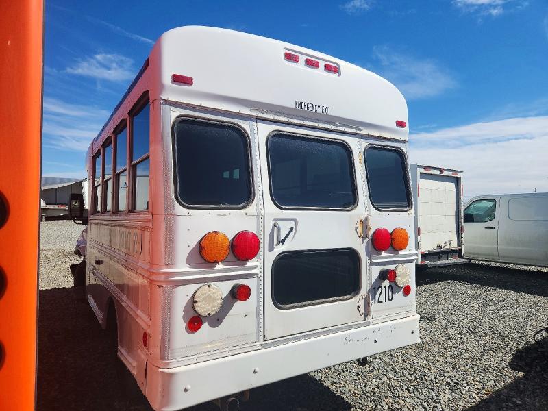 77611365 :رقم المزاد ، 1GBHG31V751191609 vin ، 2005 Chev Express G3500 مزاد بيع