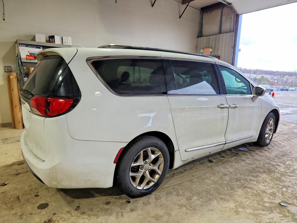 Продажа на аукционе авто 2019 Chrysler Pacifica, vin: 2C4RC1GGXKR552363, номер лота: 45840796