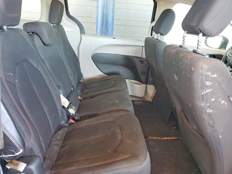 41672006 :رقم المزاد ، 2C4RC1FG9JR278587 vin ، 2018 Chrysler Pacifica مزاد بيع
