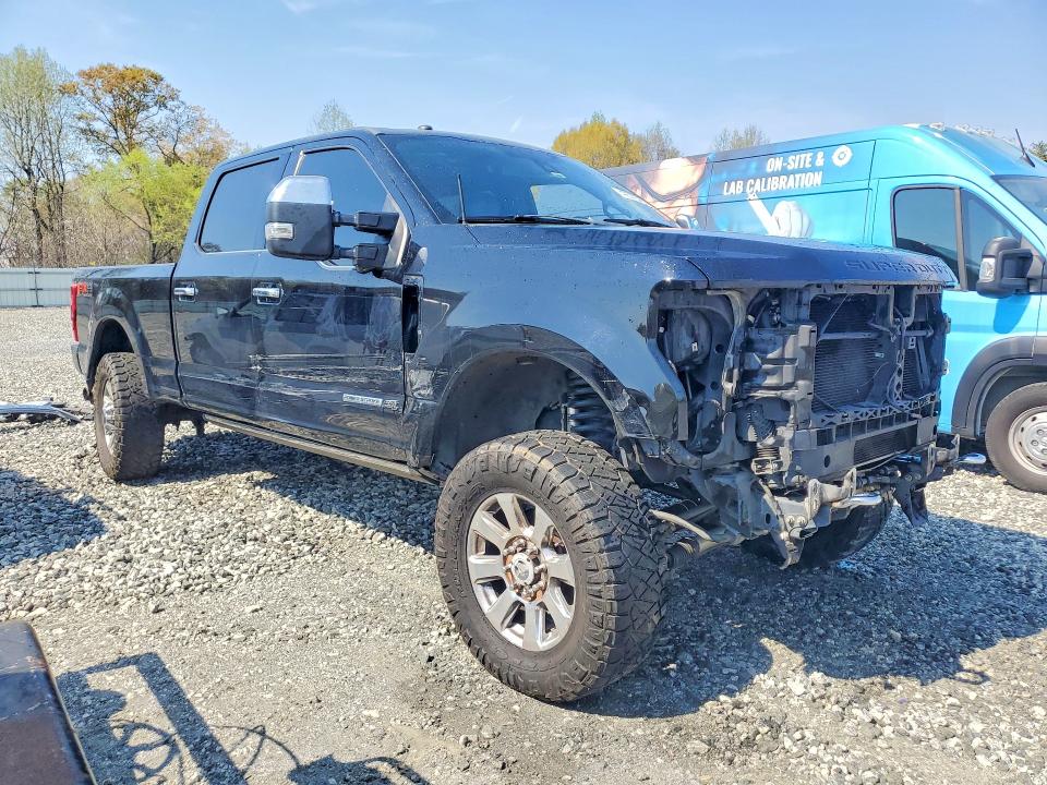 47577526 :رقم المزاد ، 1FT8W3BT5JEC23486 vin ، 2018 Ford F350 مزاد بيع