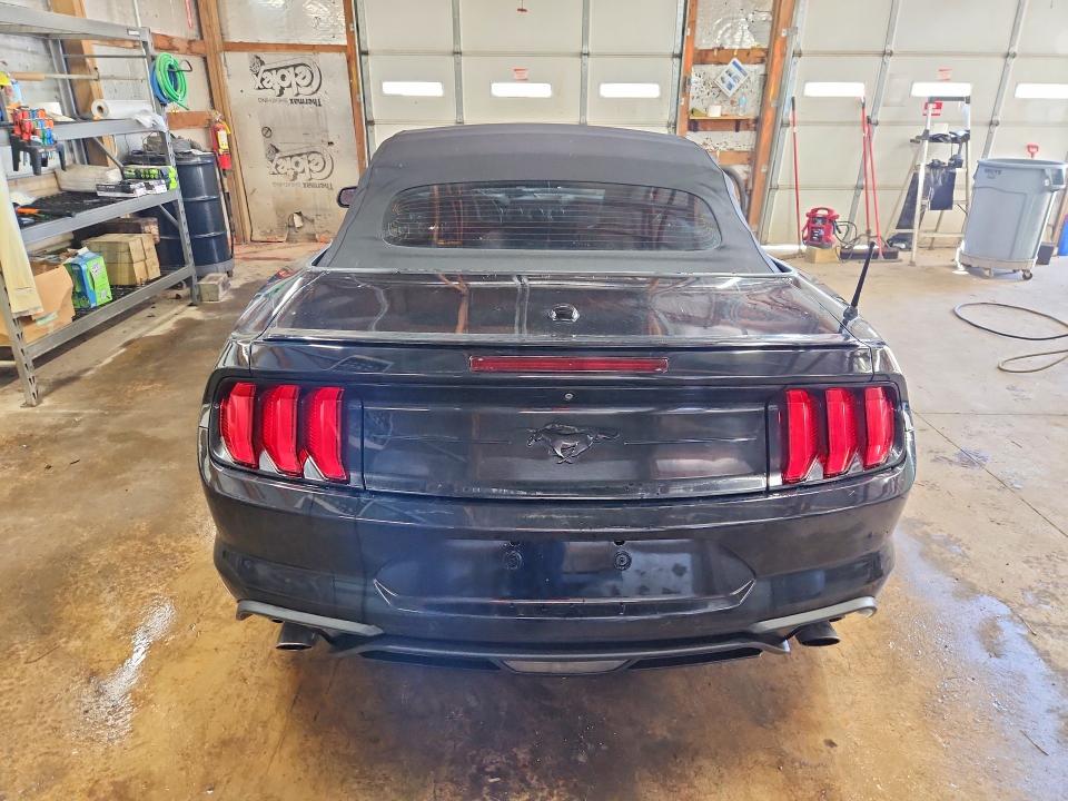 47021286 :رقم المزاد ، 1FATP8UH1J5112159 vin ، 2018 Ford Mustang مزاد بيع
