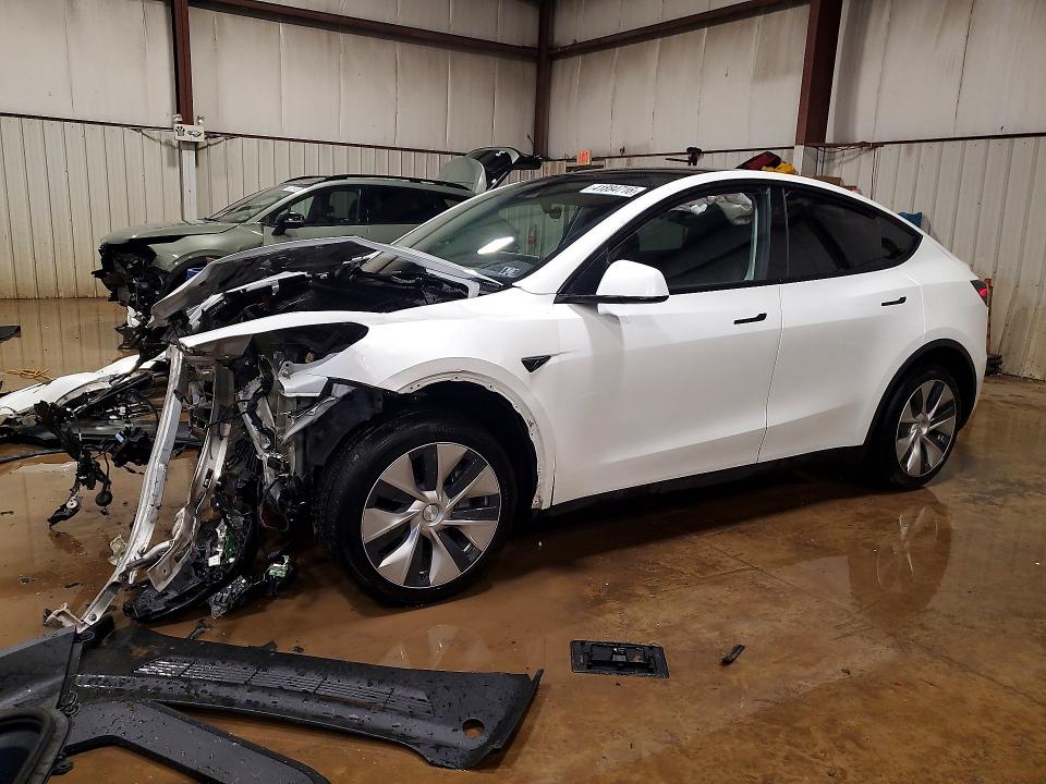 Продажа на аукционе авто 2023 Tesla Model Y, vin: 7SAYGDEE7PF837725, номер лота: 41884716