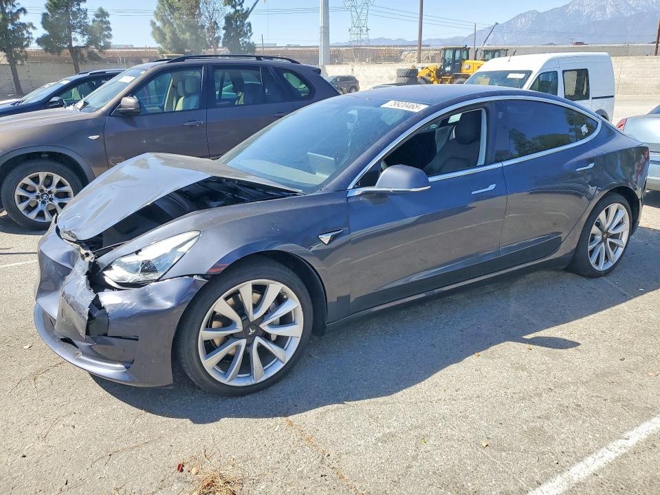 Продажа на аукционе авто 2018 Tesla Model 3, vin: 5YJ3E1EB7JF087039, номер лота: 79920465