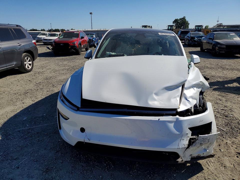 2026 Tesla Model Y მანქანა იყიდება აუქციონზე, vin: 7SAYGDEE0TF327663, აუქციონის ნომერი: 46769346