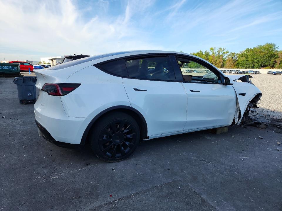 46618946 :رقم المزاد ، 7SAYGAEE0PF647800 vin ، 2023 Tesla Model Y مزاد بيع