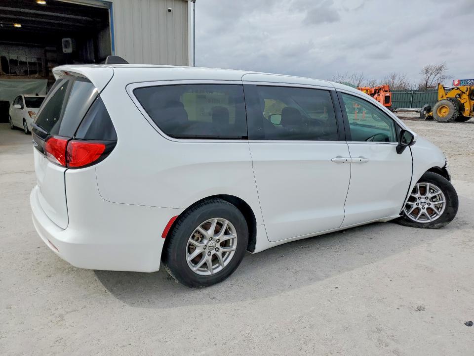 Продажа на аукционе авто 2023 Chrysler Voyager, vin: 2C4RC1CGXPR519876, номер лота: 41711116
