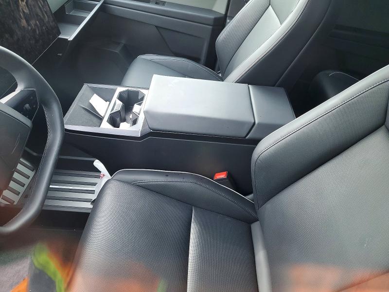 47986756 :رقم المزاد ، 7G2CEHEE9SA062089 vin ، 2025 Tesla Cybertruck مزاد بيع
