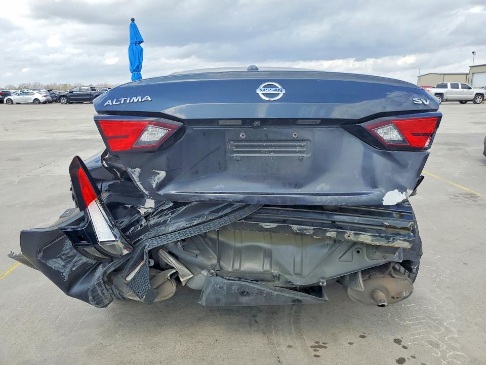 41823656 :رقم المزاد ، 1N4BL4DV1NN333630 vin ، 2022 Nissan Altima مزاد بيع