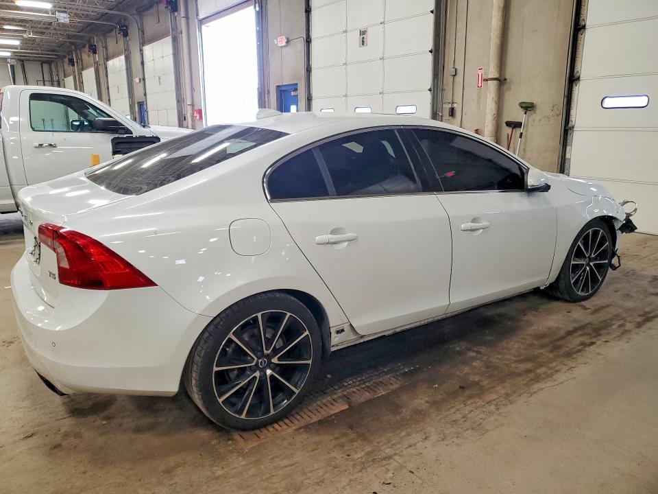 Продаж на аукціоні авто 2016 Volvo S60, vin: YV126MFK4G2406685, номер лоту: 45795966