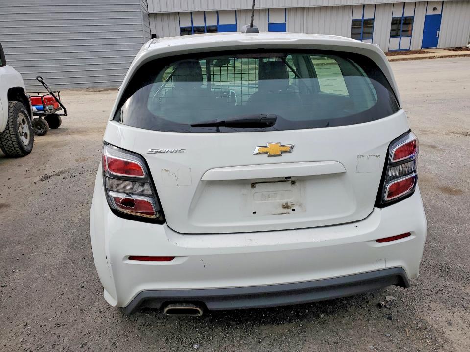 Продаж на аукціоні авто 2018 Chevrolet Sonic, vin: 1G1JG6SH6J4130423, номер лоту: 46335806