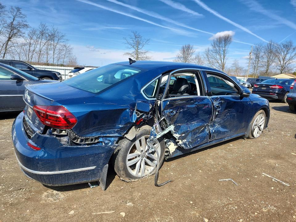 Продажа на аукционе авто 2018 Volkswagen Passat, vin: 1VWBA7A3XJC027629, номер лота: 45808856
