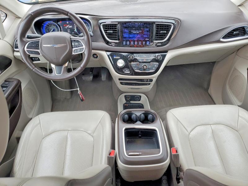 42070196 :رقم المزاد ، 2C4RC1EG8HR796380 vin ، 2017 Chrysler Pacifica مزاد بيع