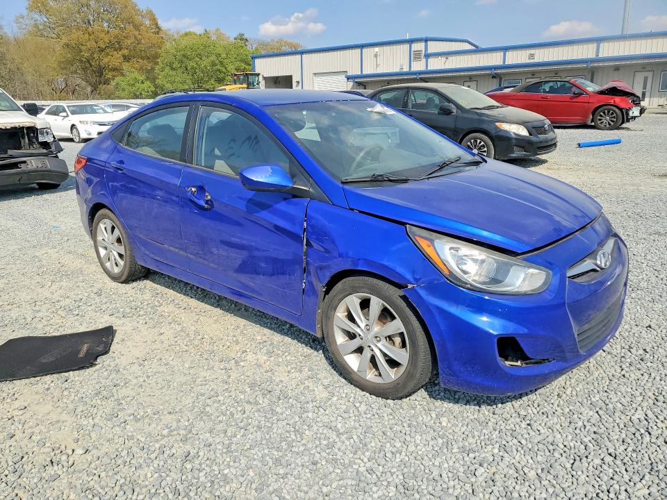 46551816 :رقم المزاد ، KMHCU4AEXDU461770 vin ، 2013 Hyundai Accent مزاد بيع