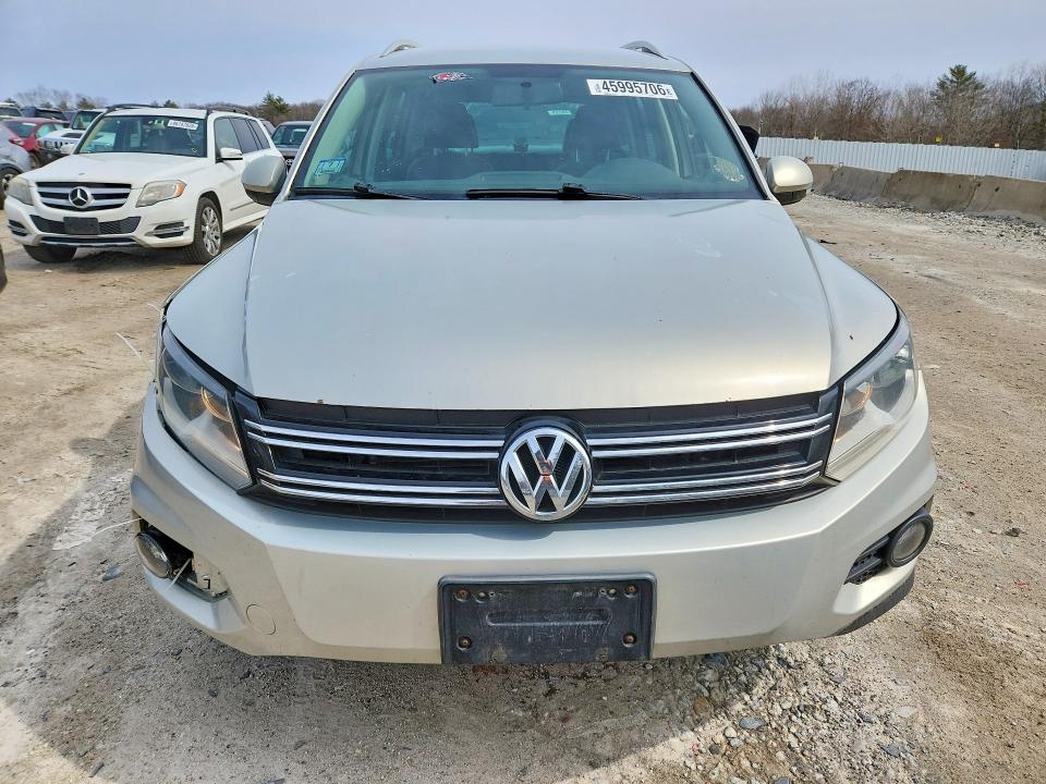 45995706 :رقم المزاد ، WVGBV3AX4EW555735 vin ، 2014 Volkswagen Tiguan مزاد بيع