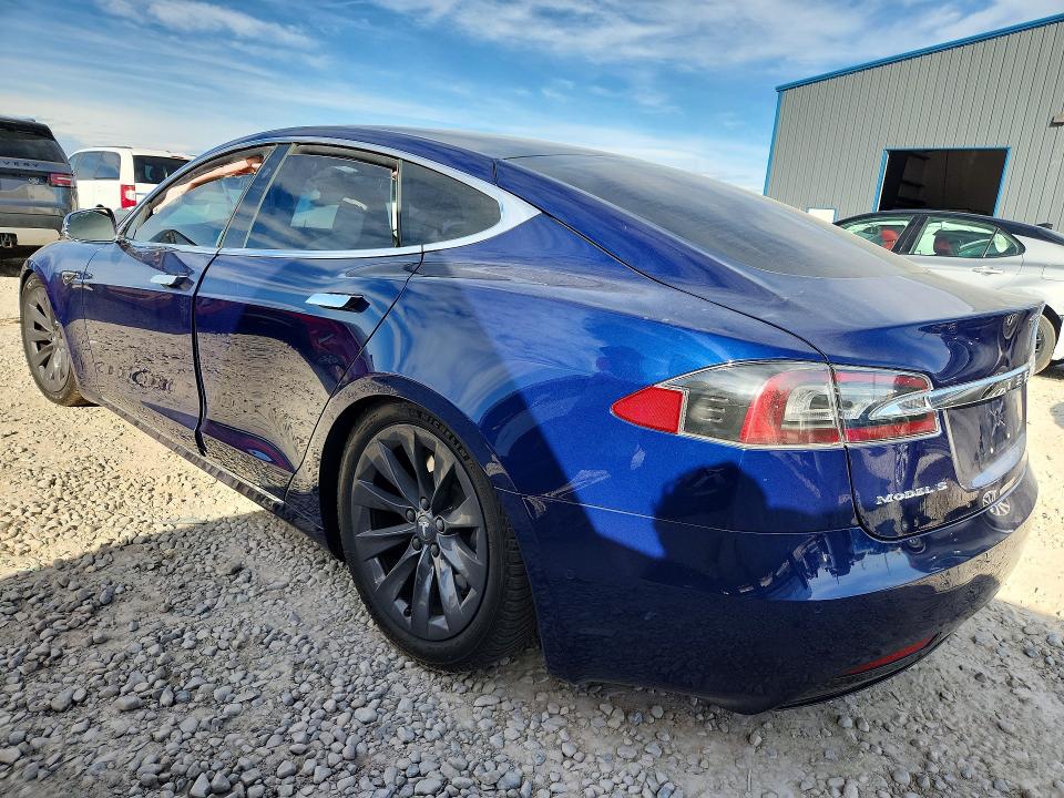 2018 Tesla Model S მანქანა იყიდება აუქციონზე, vin: 5YJSA1E28JF282820, აუქციონის ნომერი: 45825116