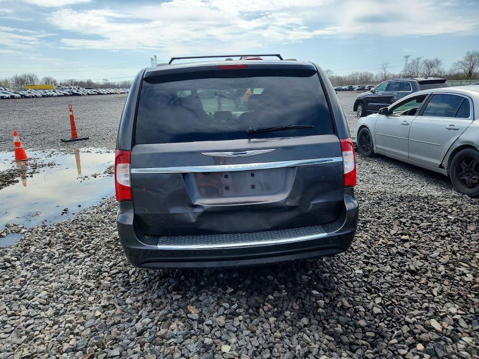 77216045 :رقم المزاد ، 2C4RC1BG1FR562552 vin ، 2015 Chrysler Town & Country مزاد بيع