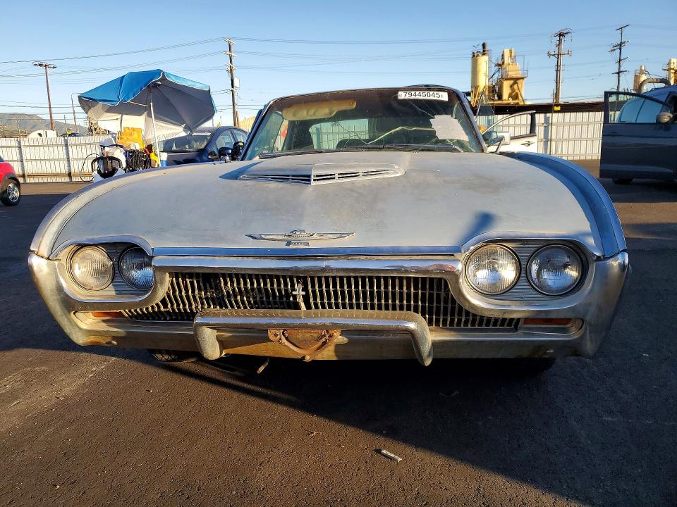 79445045 :رقم المزاد ، 3Y83Z105329 vin ، 1963 Ford Thunderbird مزاد بيع