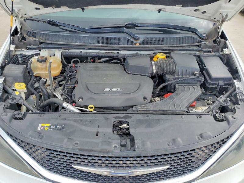 41997606 :رقم المزاد ، 2C4RC1DG2HR518947 vin ، 2017 Chrysler Pacifica مزاد بيع