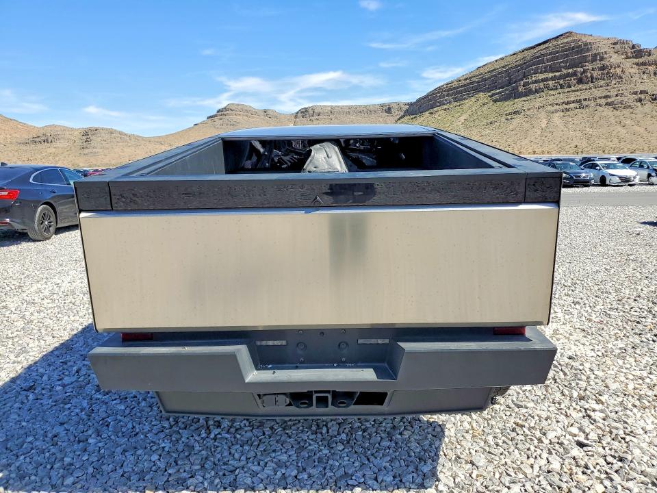 46055876 :رقم المزاد ، 7G2CEGEC9SA077409 vin ، 2025 Tesla Cybertruck مزاد بيع