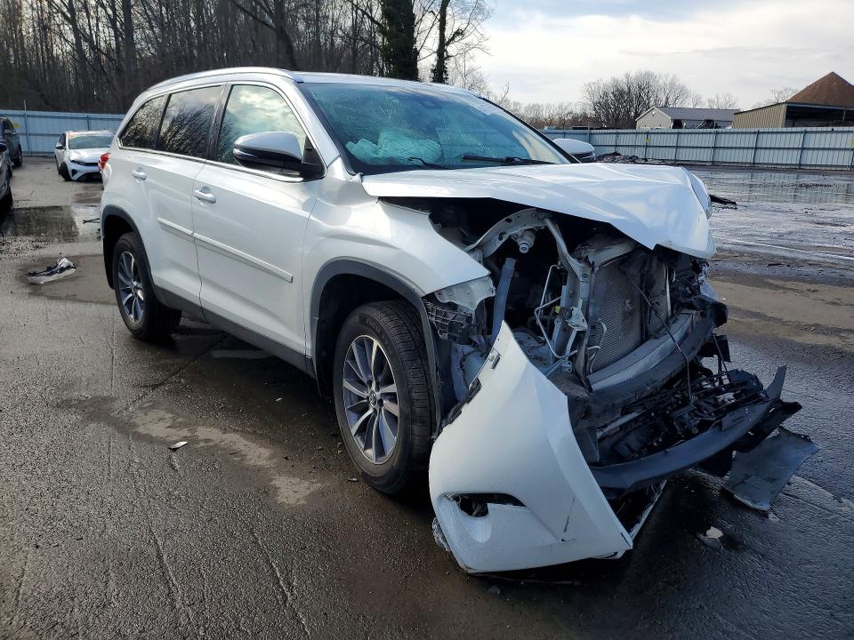 2019 Toyota Highlander მანქანა იყიდება აუქციონზე, vin: 5TDKZRFH8KS312079, აუქციონის ნომერი: 41879626