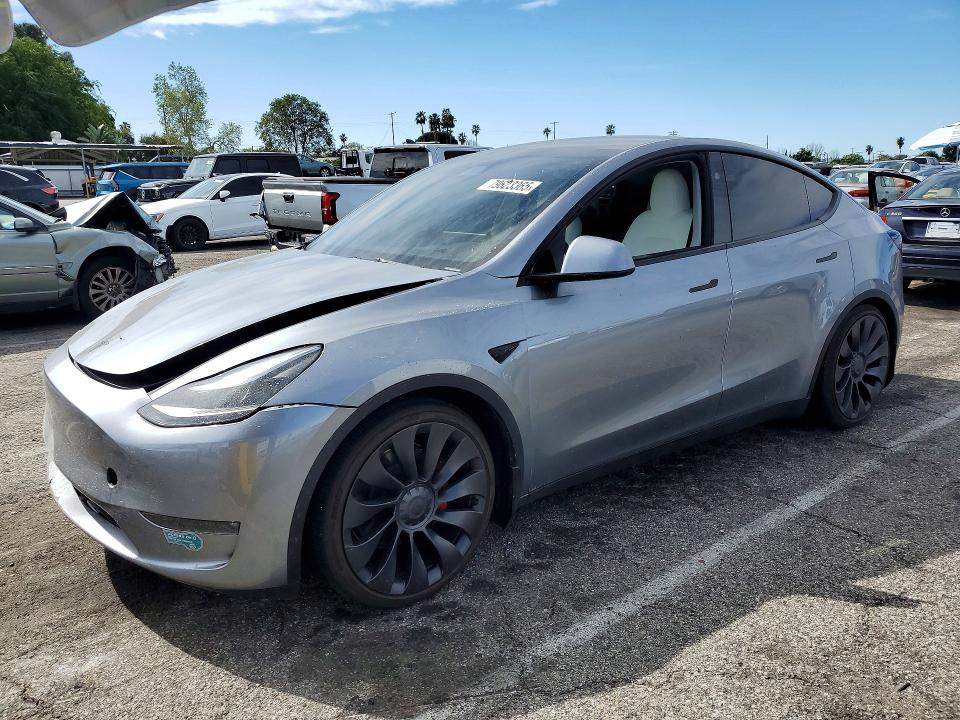 79623365 :رقم المزاد ، 7SAYGDEF2RA324519 vin ، 2024 Tesla Model Y مزاد بيع