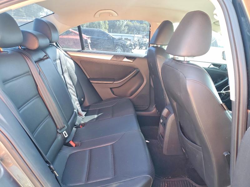 45518876 :رقم المزاد ، 3VWD17AJ7EM425232 vin ، 2014 Volkswagen Jetta مزاد بيع