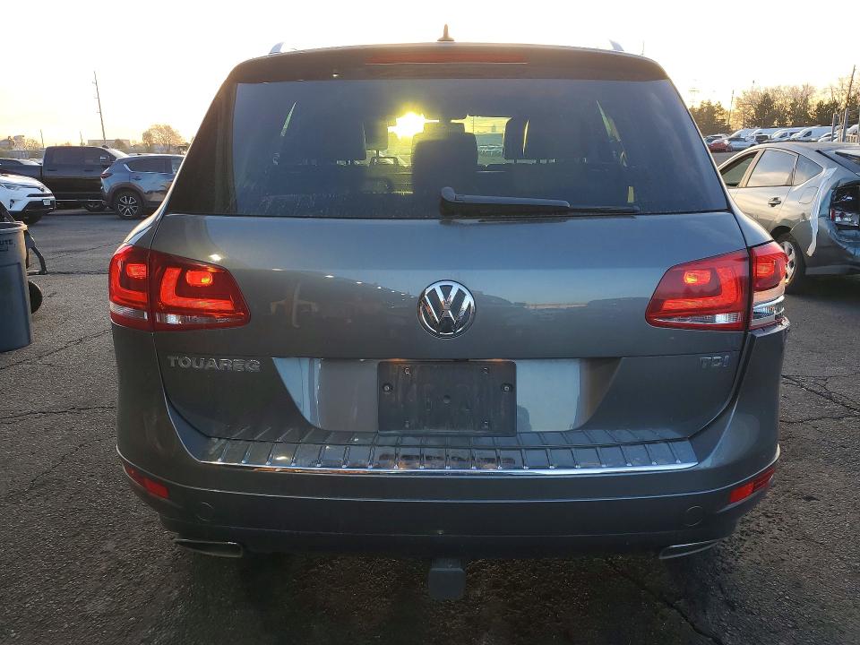 47611086 :رقم المزاد ، WVGEP9BP9DD010343 vin ، 2013 Volkswagen Touareg مزاد بيع