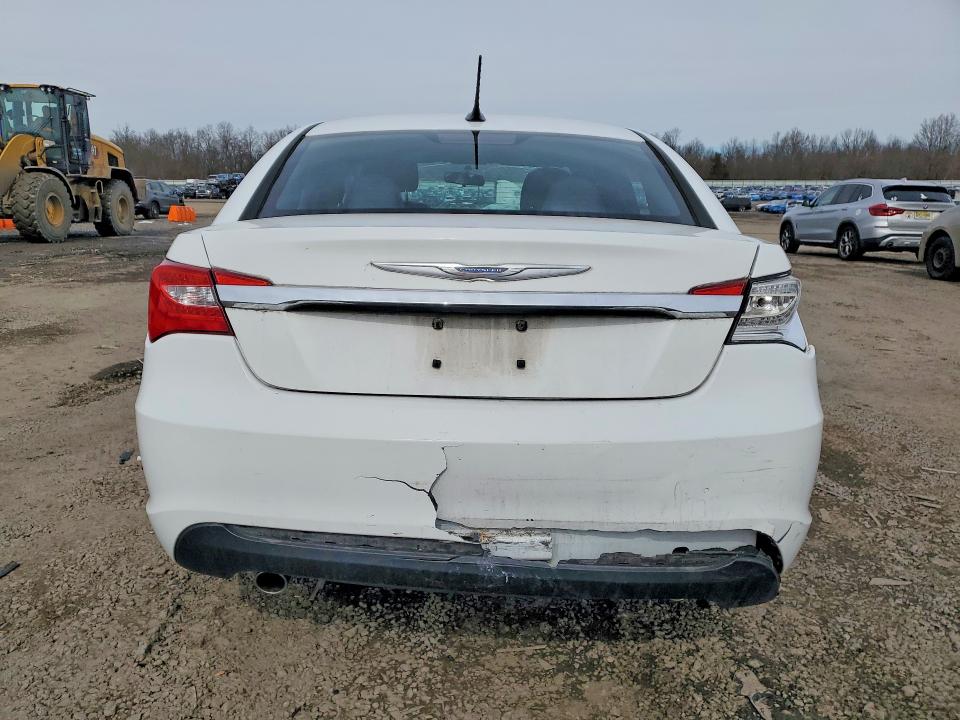79444145 :رقم المزاد ، 1C3CCBAG7DN722400 vin ، 2013 Chrysler 200 مزاد بيع