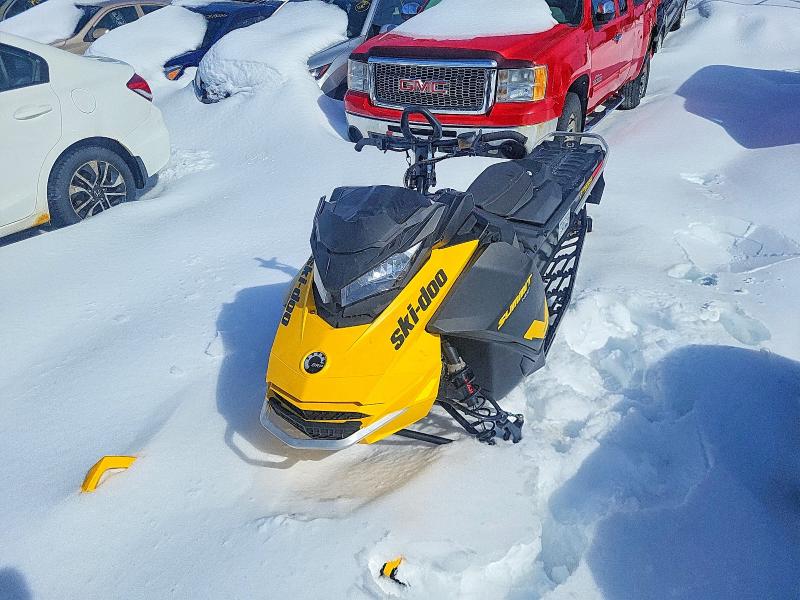 46501286 :رقم المزاد ، 2BPSTVPA6PV000121 vin ، 2023 Ski-doo Snowmobile مزاد بيع