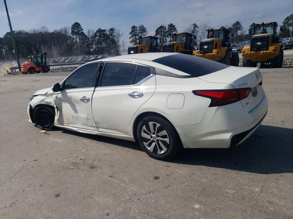 41713076 :رقم المزاد ، 1N4BL4BV7NN304815 vin ، 2022 Nissan Altima مزاد بيع