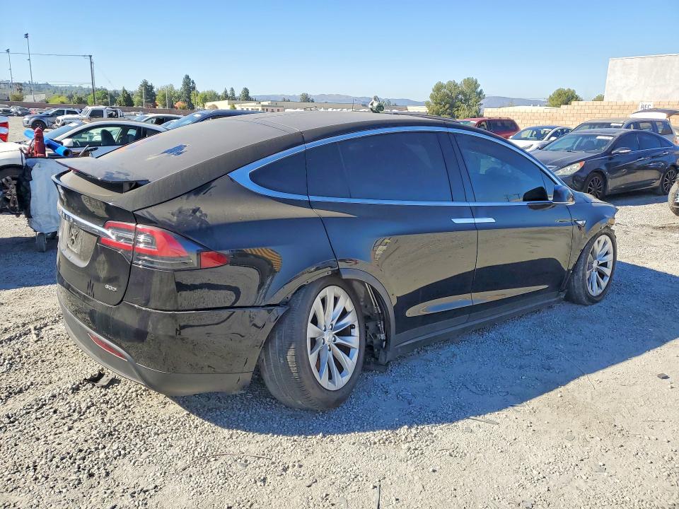 Продажа на аукционе авто 2016 Tesla Model X, vin: 5YJXCBE27GF017594, номер лота: 47564476