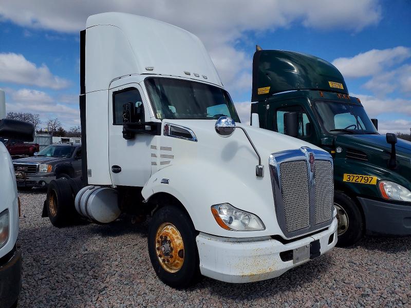 46213446 :رقم المزاد ، 1XKYA48X6EJ402524 vin ، 2014 Kenworth T680 مزاد بيع