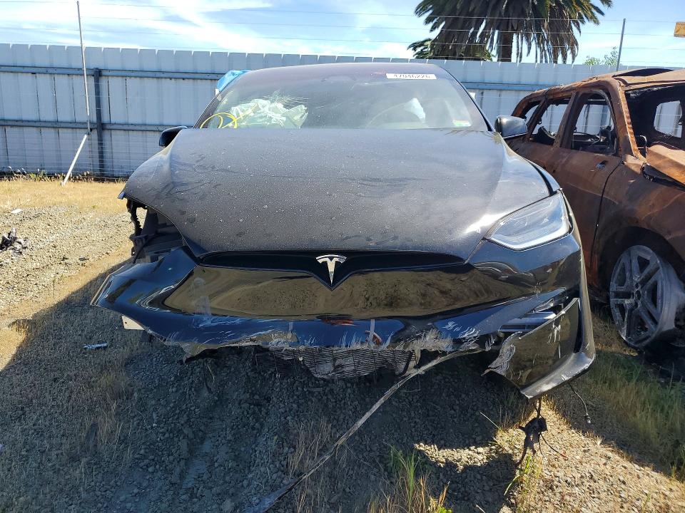 Продажа на аукционе авто 2023 Tesla Model X, vin: 7SAXCDE55PF409658, номер лота: 47046226