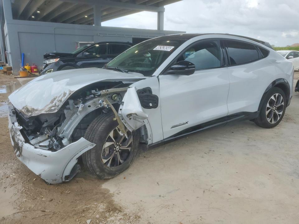 2023 Ford Mustang Mach-e მანქანა იყიდება აუქციონზე, vin: 3FMTK3SUXPMA97610, აუქციონის ნომერი: 46343656