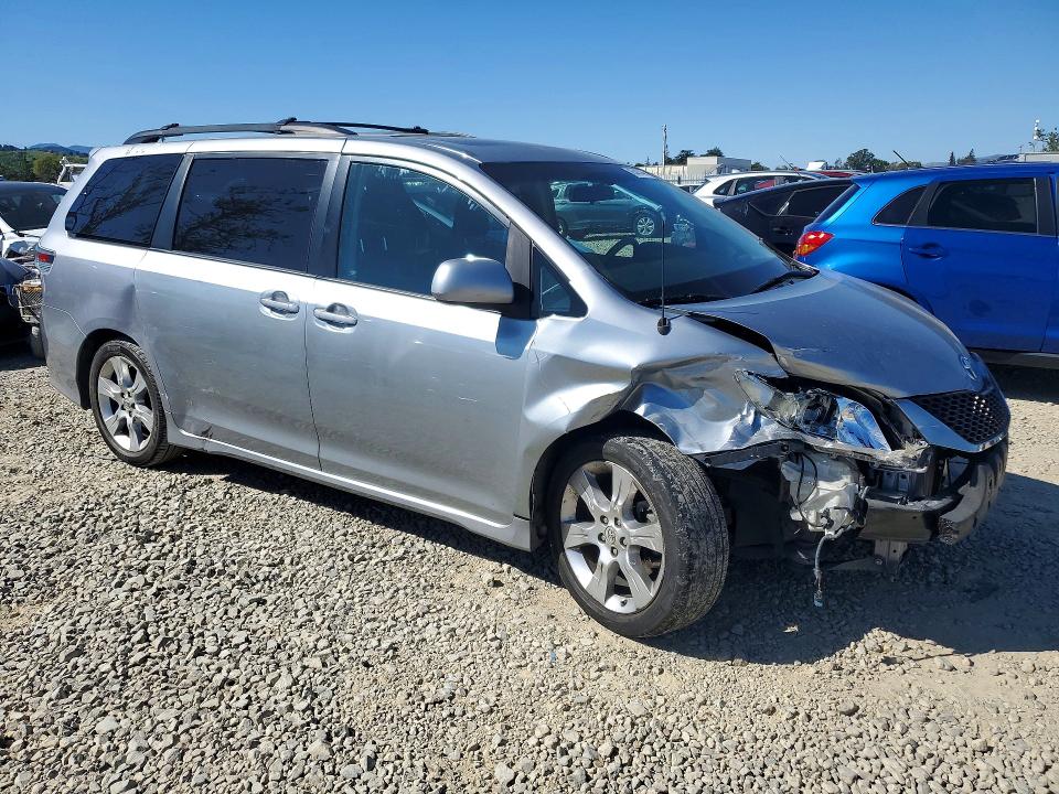 Aukcja sprzedaży 2011 Toyota Sienna, vin: 5TDXK3DC1BS035676, numer aukcji: 45443746