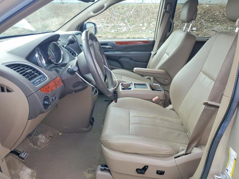 47425776 :رقم المزاد ، 2C4RC1CGXFR727951 vin ، 2015 Chrysler Town & Country مزاد بيع