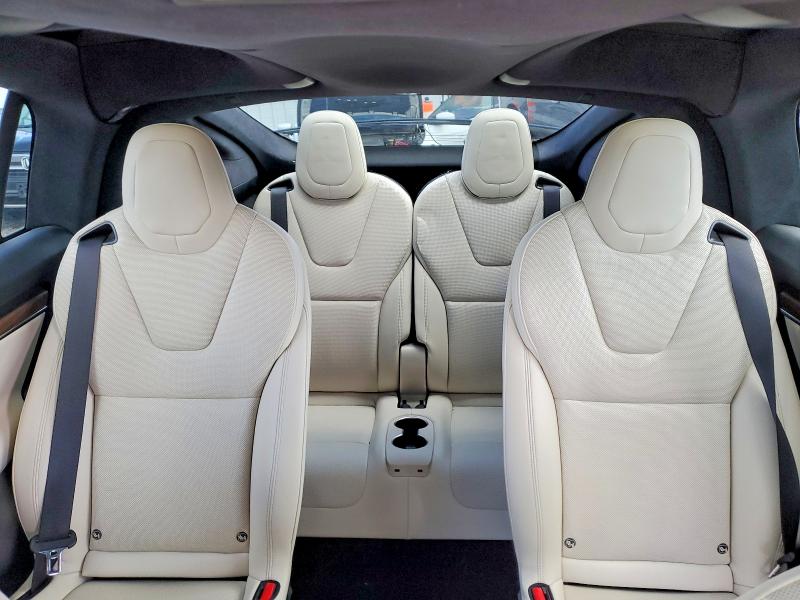 46017366 :رقم المزاد ، 7SAXCBE54NF361460 vin ، 2022 Tesla Model X مزاد بيع