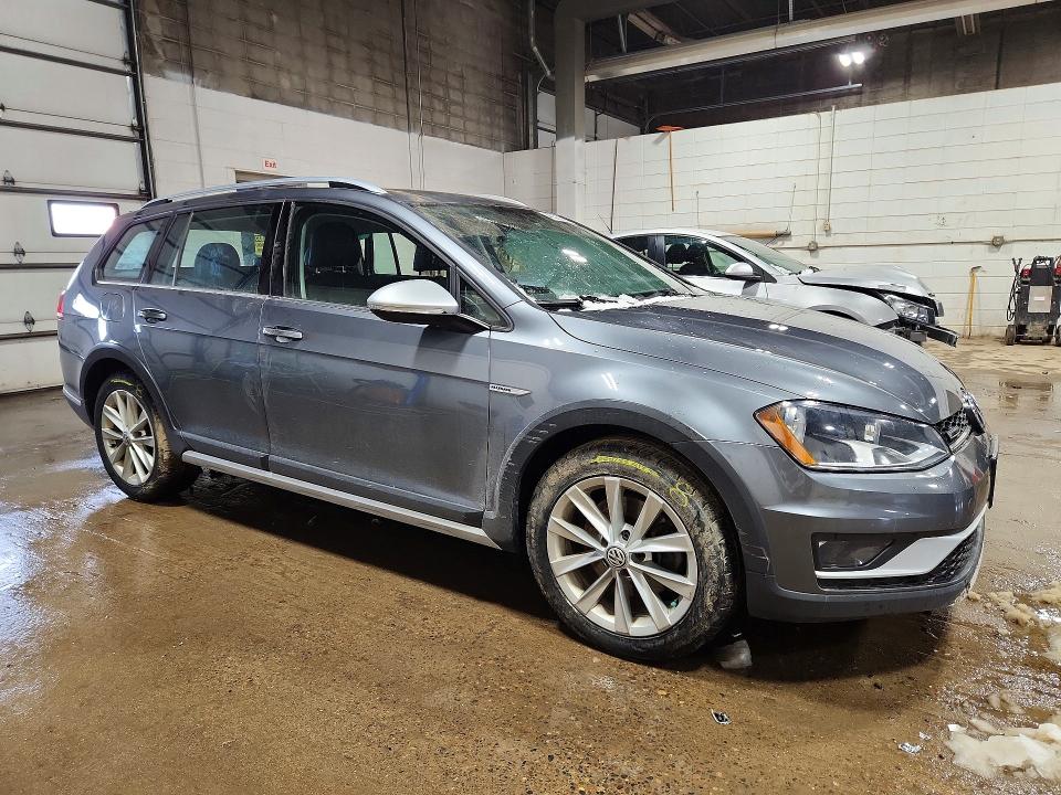 46326856 :رقم المزاد ، 3VWM17AU6HM544758 vin ، 2017 Volkswagen Golf Alltrack مزاد بيع