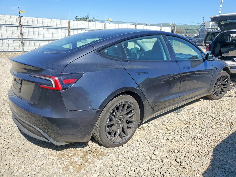 41743336 :رقم المزاد ، 5YJ3E1EA1SF886016 vin ، 2025 Tesla Model 3 مزاد بيع