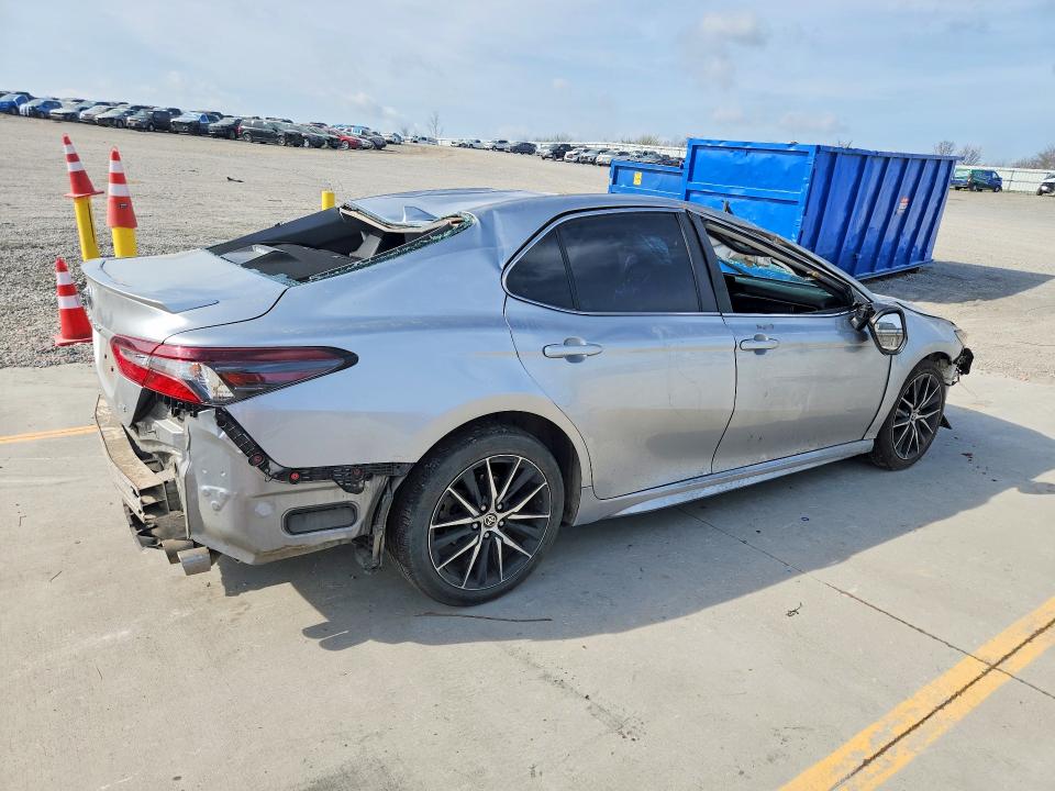 47911606 :رقم المزاد ، 4T1G11AK7NU695719 vin ، 2022 Toyota Camry مزاد بيع