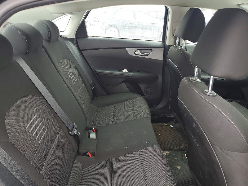 46619496 :رقم المزاد ، 3KPF24AD8ME383454 vin ، 2021 Kia Forte مزاد بيع