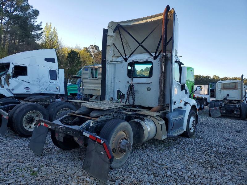 Продаж на аукціоні авто 2017 Peterbilt 579, vin: 1XPBA48X8HD428674, номер лоту: 77520645