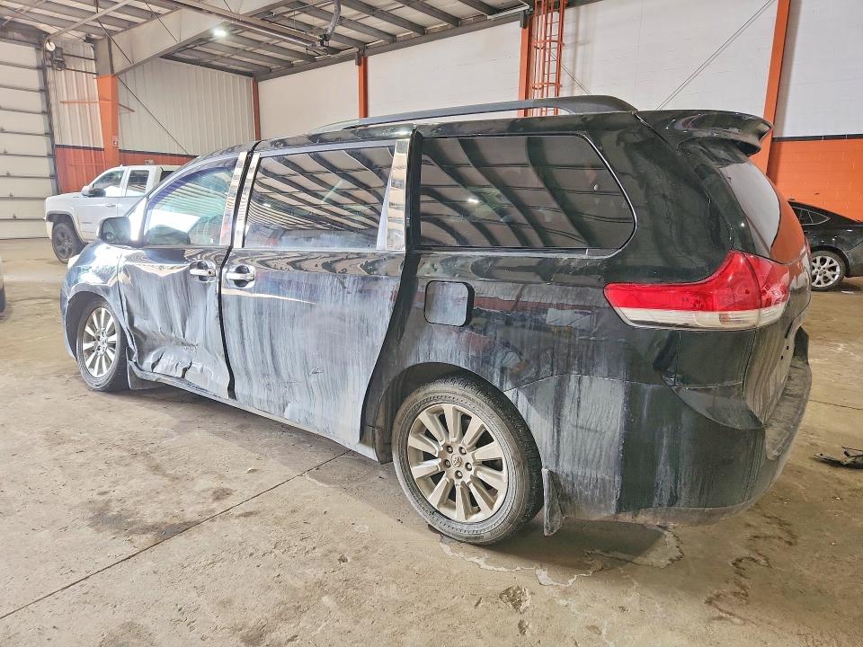 78902355 :رقم المزاد ، 5TDJK3DC0DS056365 vin ، 2013 Toyota Sienna مزاد بيع