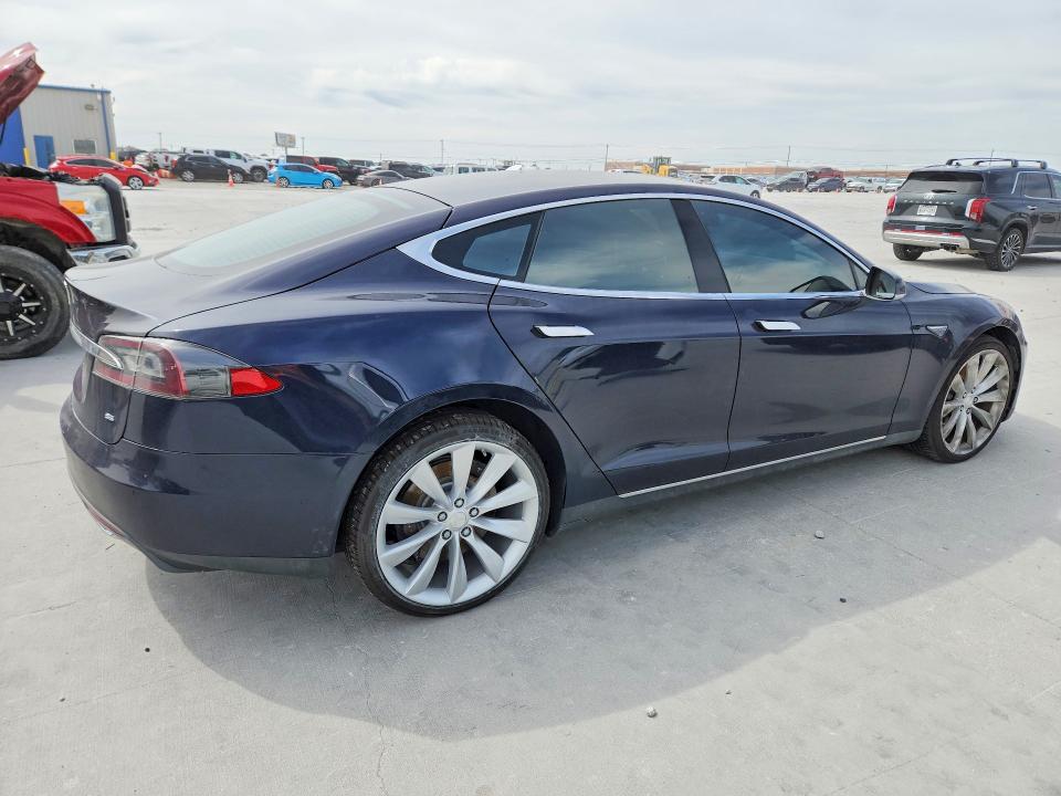 Продажа на аукционе авто 2015 Tesla Model S, vin: 5YJSA1H16FFP73798, номер лота: 45810876
