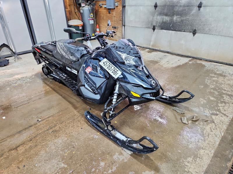 45765766 :رقم المزاد ، 2BPSBXJA8JV000250 vin ، 2018 Ski Doo مزاد بيع